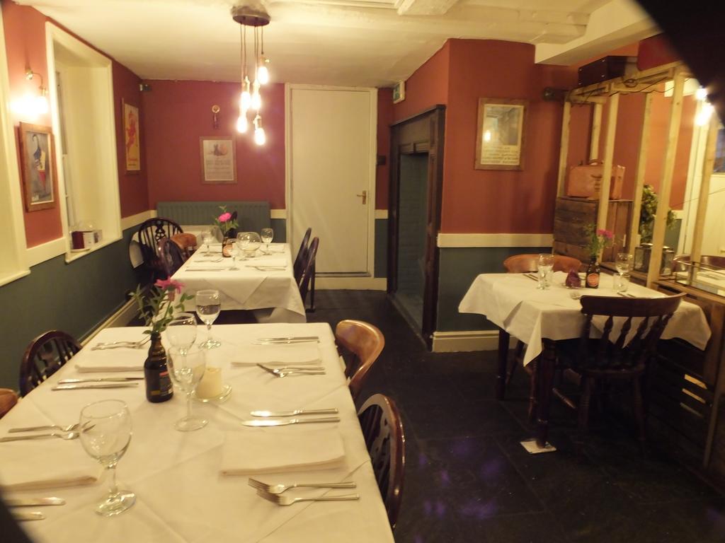 Railway Hotel Faversham Luaran gambar
