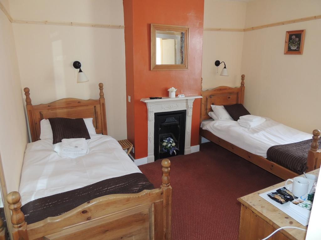 Railway Hotel Faversham Bilik gambar