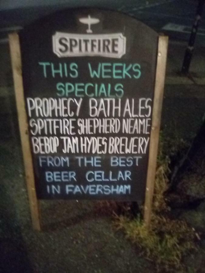 Railway Hotel Faversham Luaran gambar