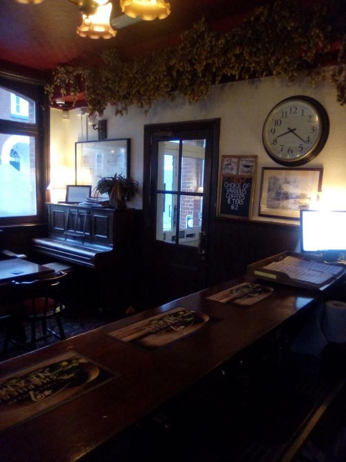 Railway Hotel Faversham Luaran gambar